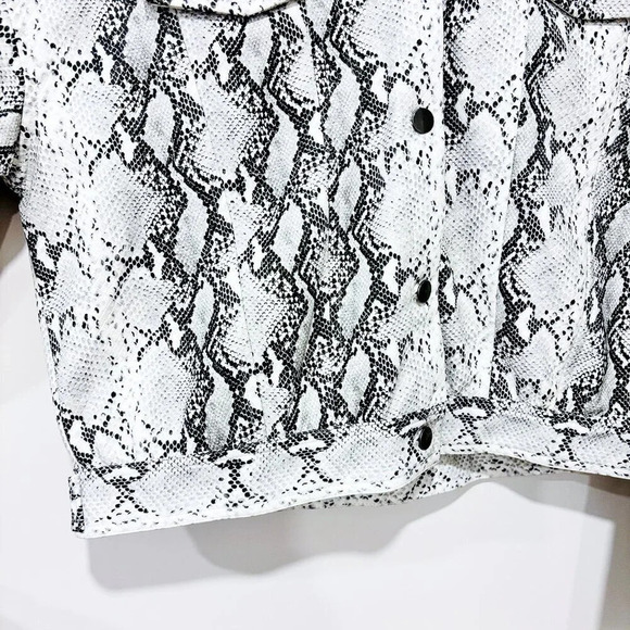 HONEY PUNCH Snake pattern faux leather coat with sheepskin collar - Picture 9 of 9